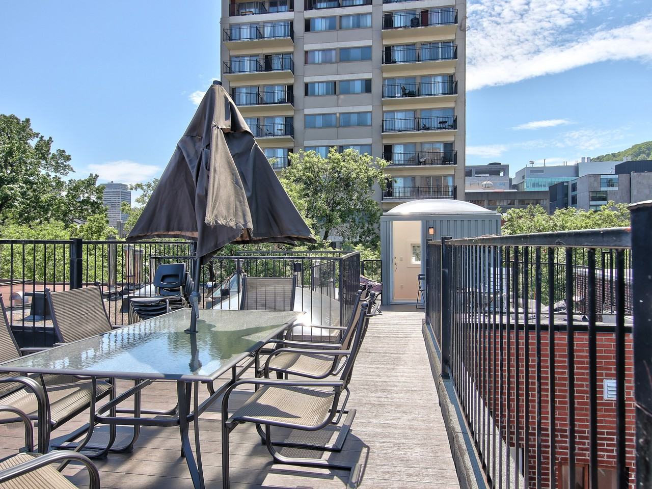 3587 Avenue Lorne ##na - Photo 2 of 50