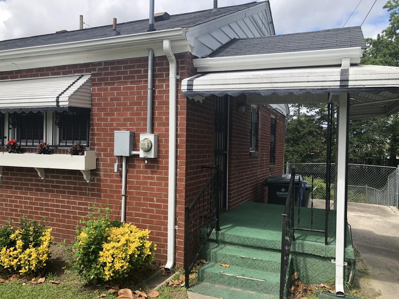 1612 Lincoln Dr - Photo 2 of 20