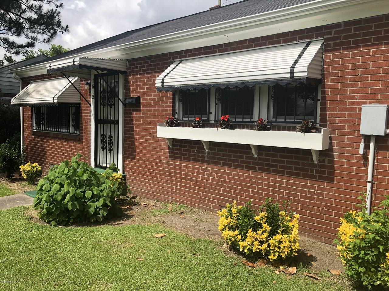 1612 Lincoln Dr - Photo 3 of 20