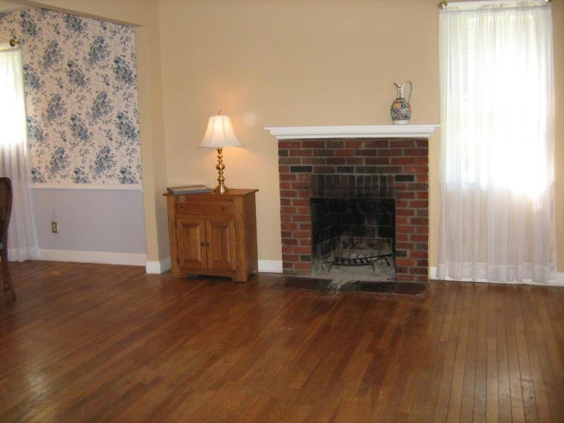 20 Thrumont Rd - Photo 3 of 12