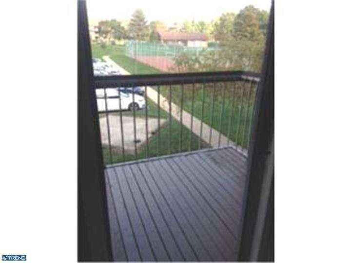 1722 Country Mill Dr - Photo 2 of 11