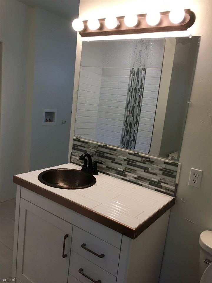 109 S Pinos Altos St - Photo 2 of 6