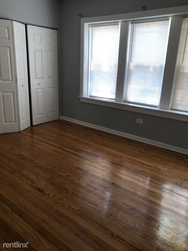 2834 W 60th St 2w - Photo 2 of 9