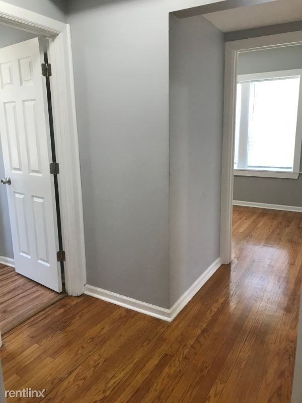 2834 W 60th St 2w - Photo 3 of 9