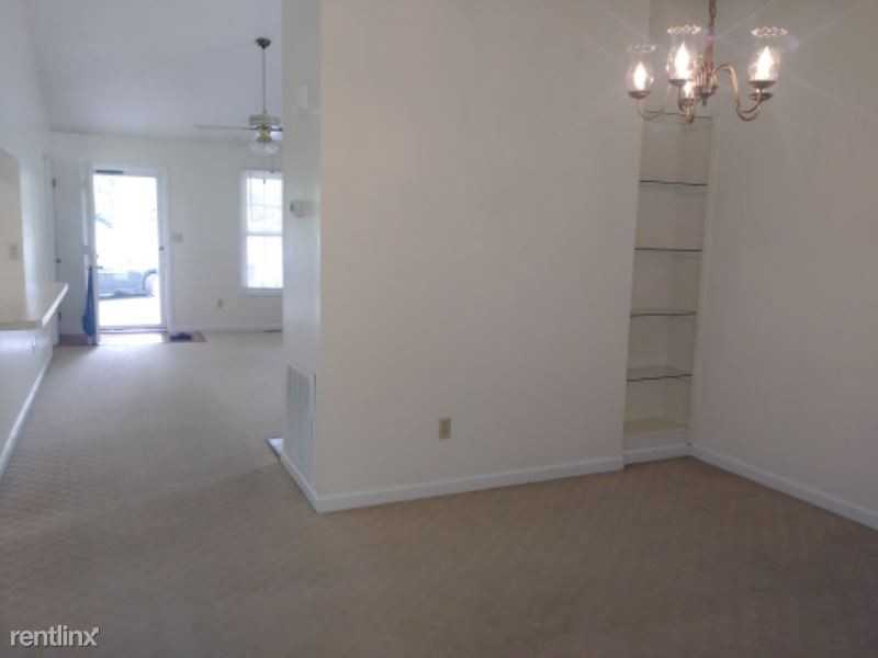 205 Hicks Dr - Photo 3 of 8