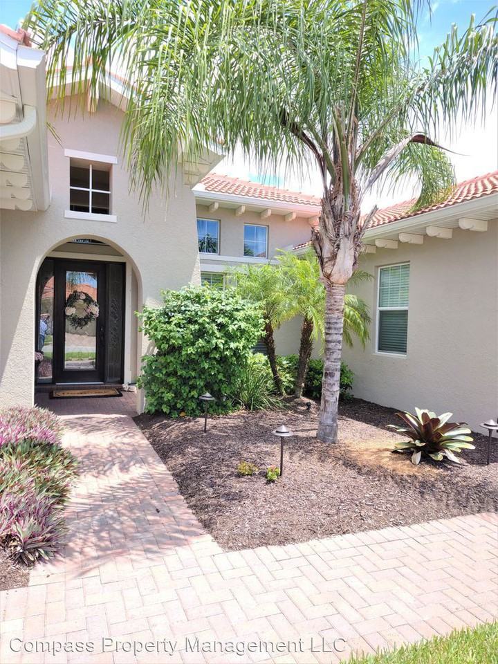 127 Valenza Loop - Photo 3 of 50