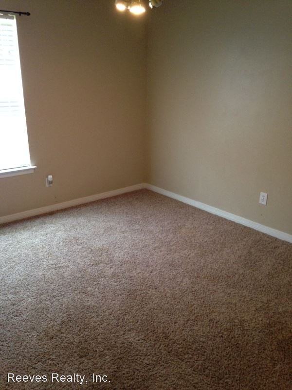 9445 Lexington Ct - Photo 3 of 8