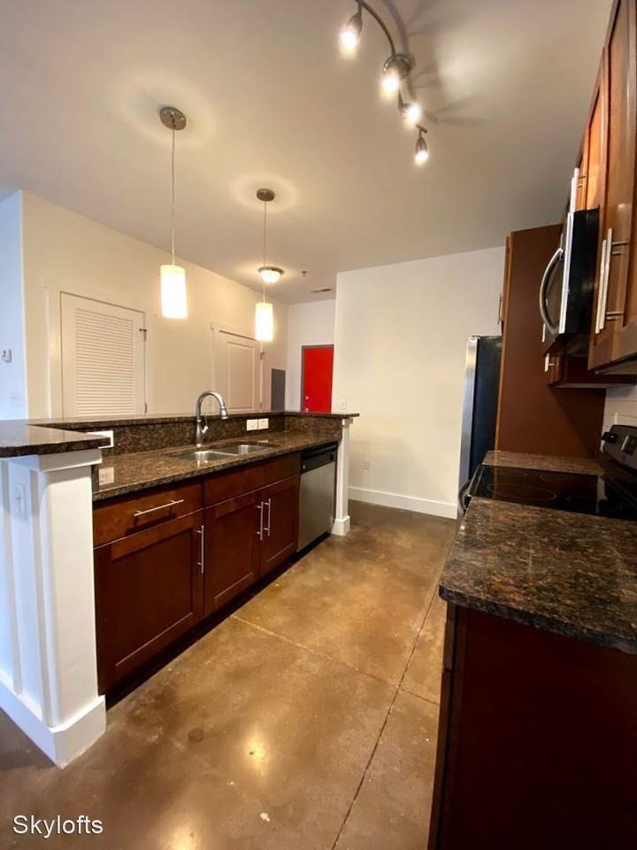 300 S. Skyloft Drive - Photo 2 of 9