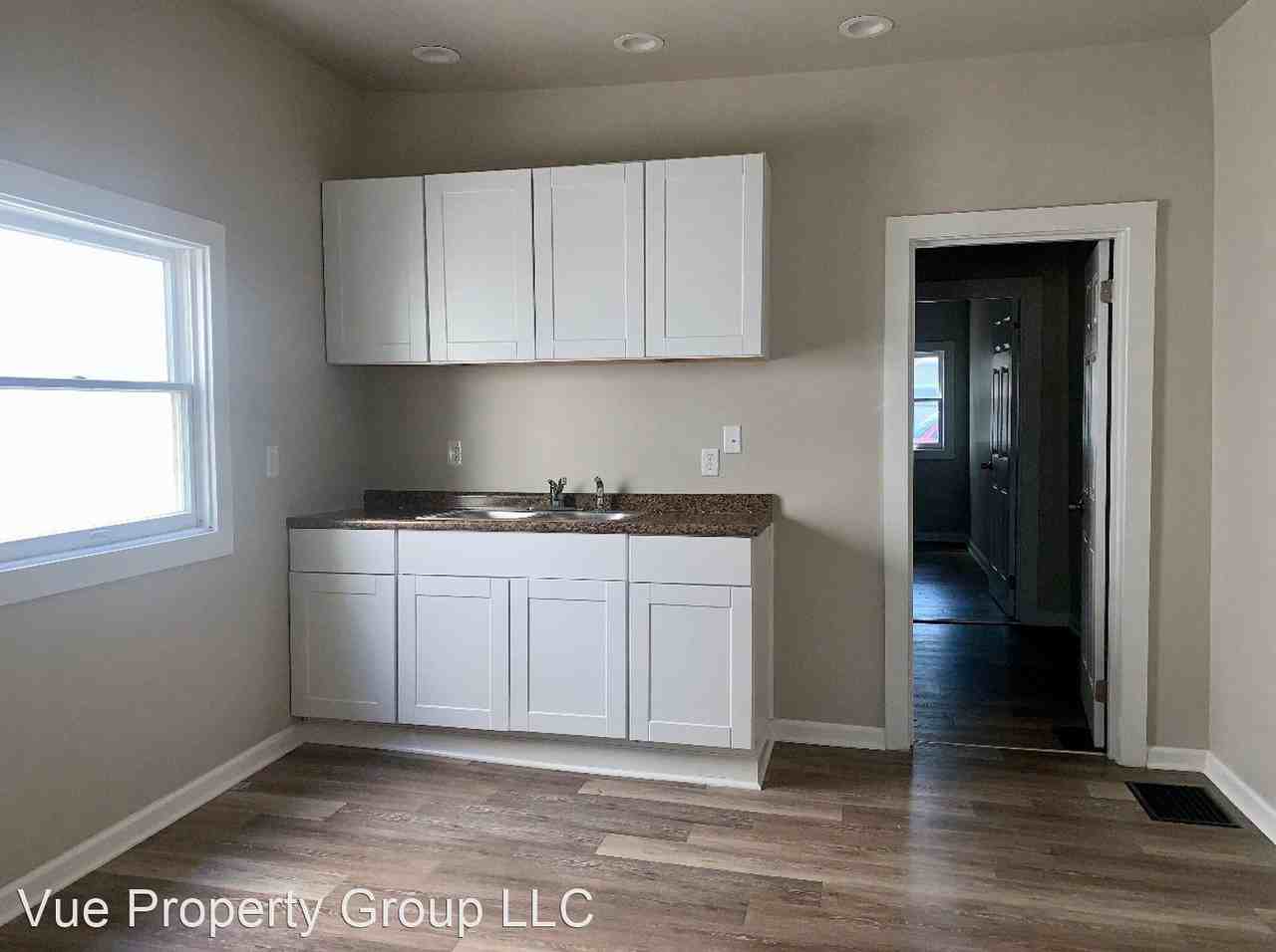 317 E Washington Street - Photo 3 of 6