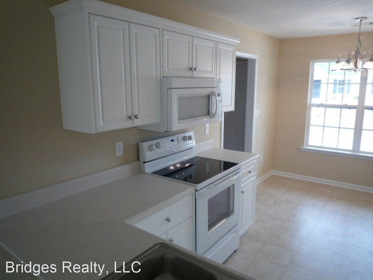 1815 Honeysuckle Way - Photo 2 of 14
