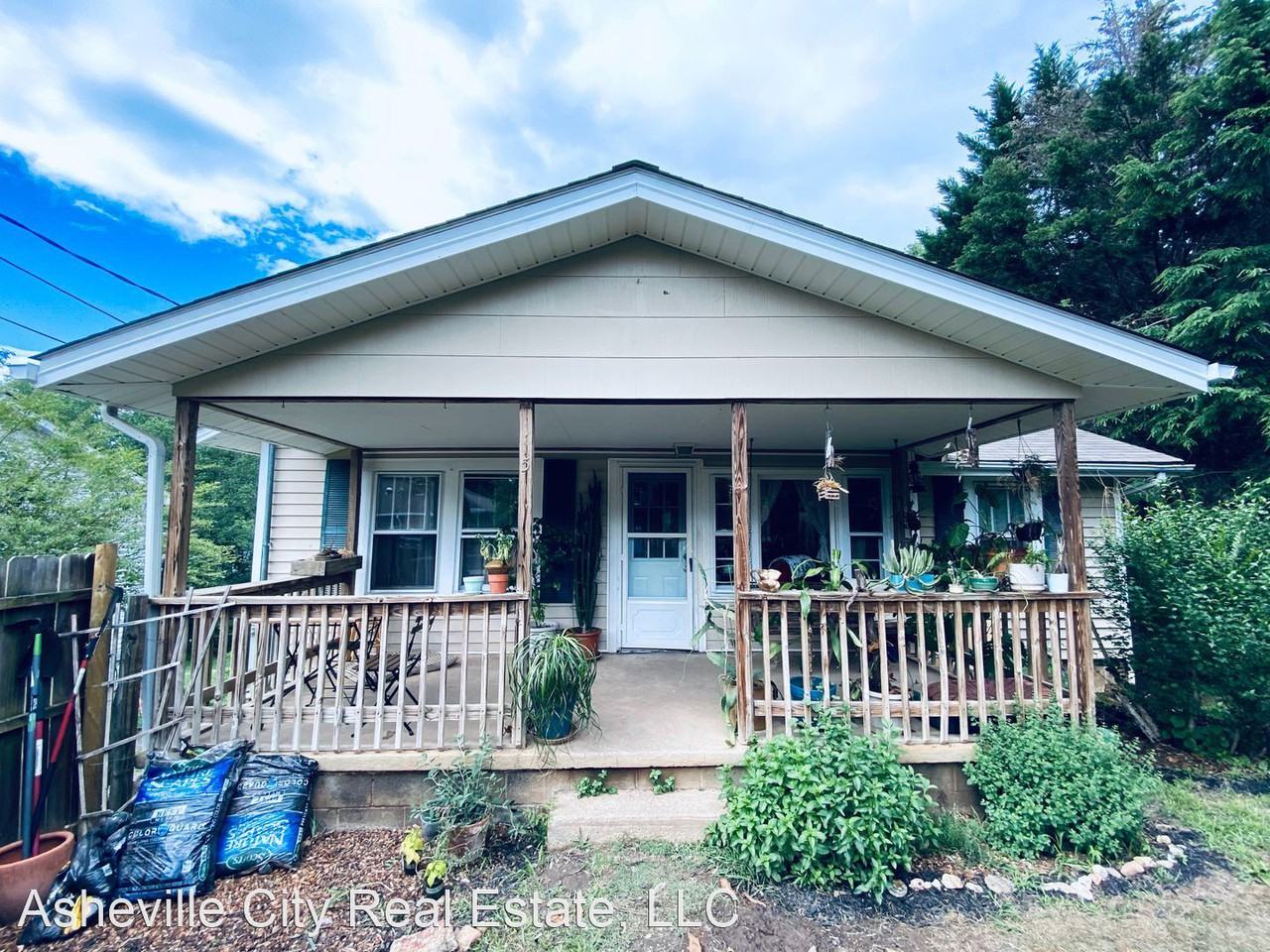 115 Richland St - Photo 2 of 20