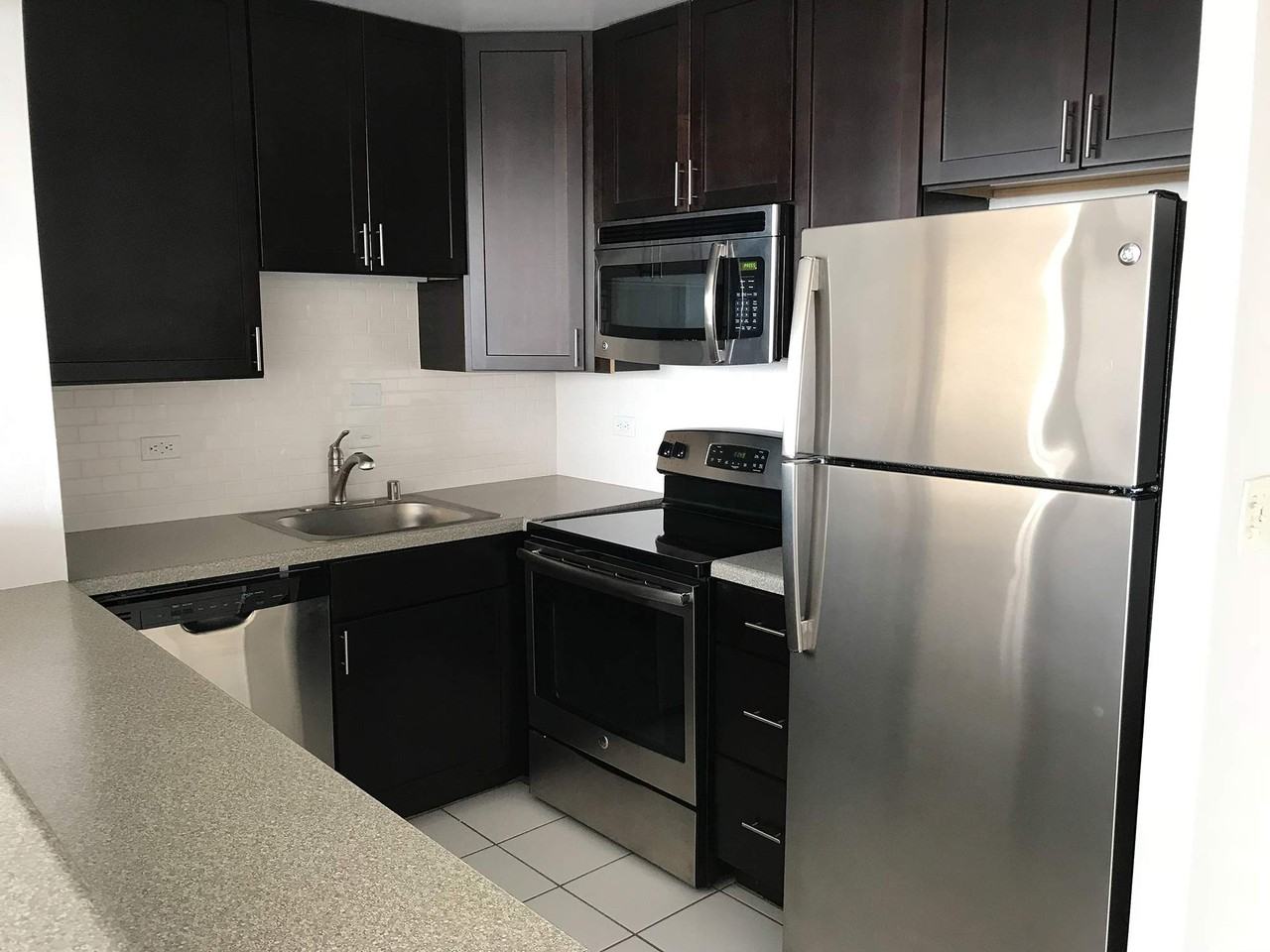 Juneau Village Towers Apartments- Milwaukee, WI - Photo 5 of 22