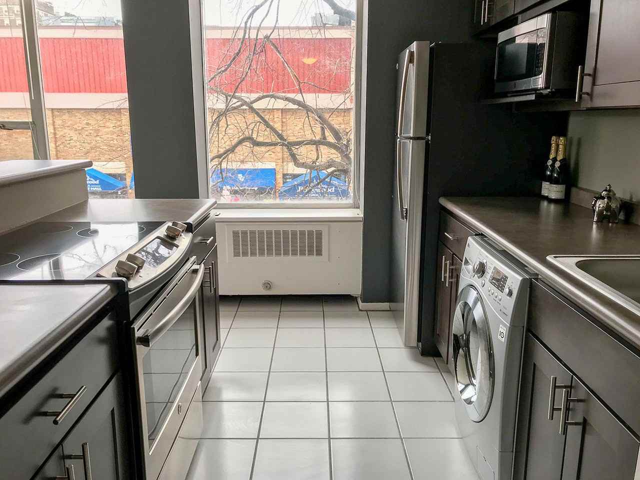 Juneau Village Towers Apartments- Milwaukee, WI - Photo 6 of 22