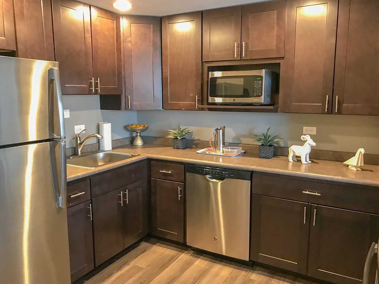 Juneau Village Towers Apartments- Milwaukee, WI - Photo 7 of 22