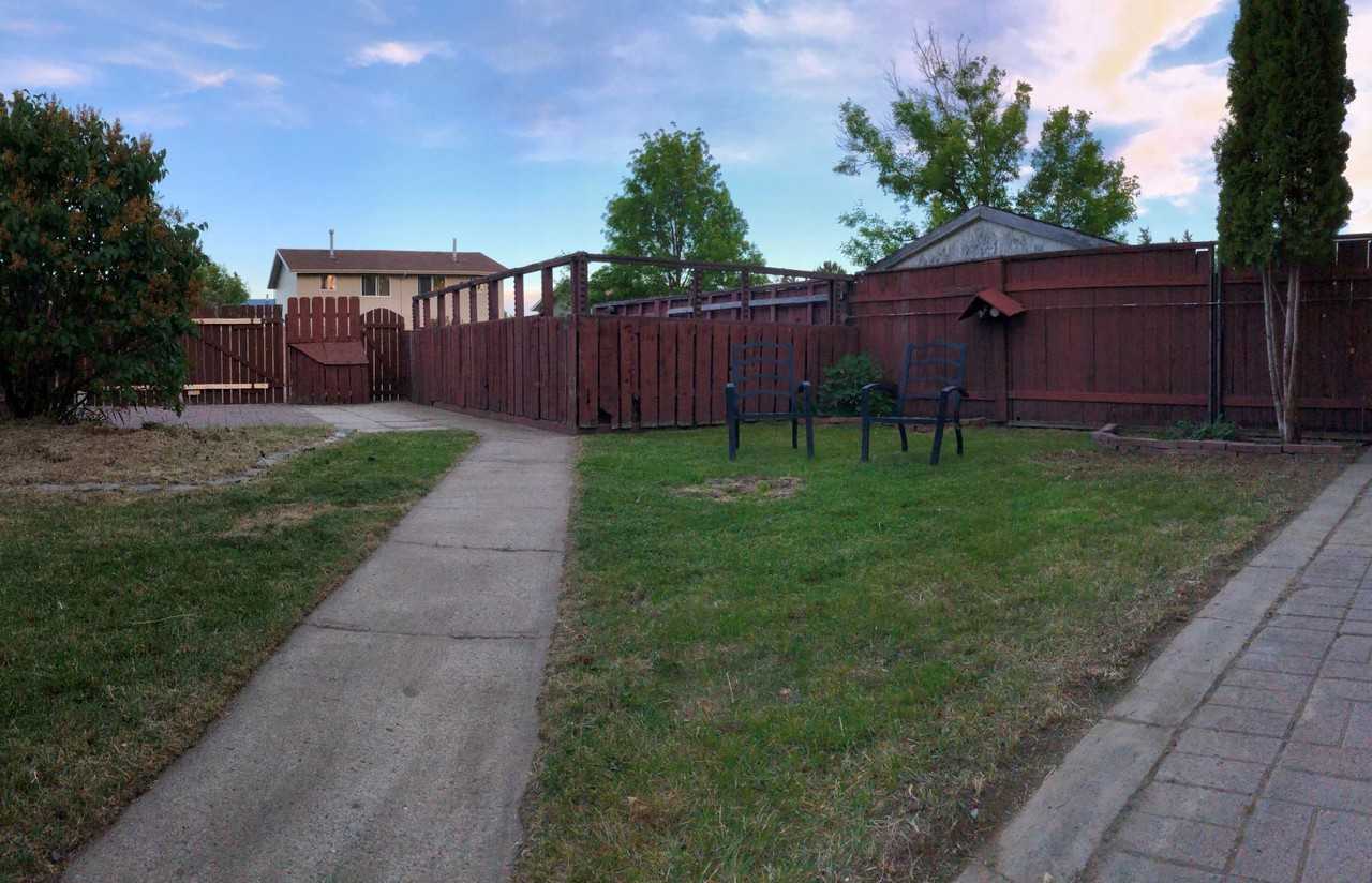 50 Simon Fraser Blvd W - Photo 2 of 17