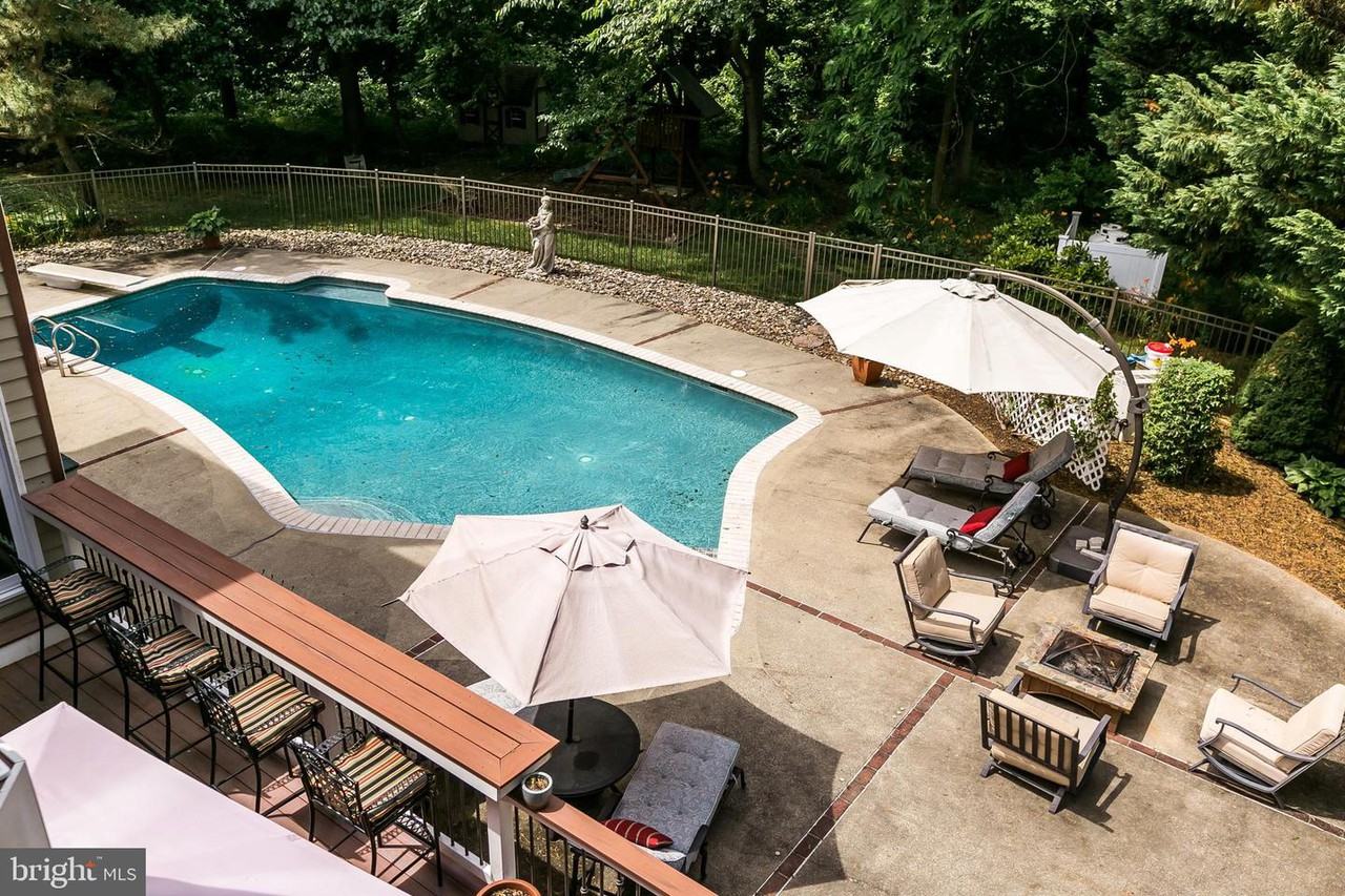 11 Poplar Point Rd - Photo 3 of 45