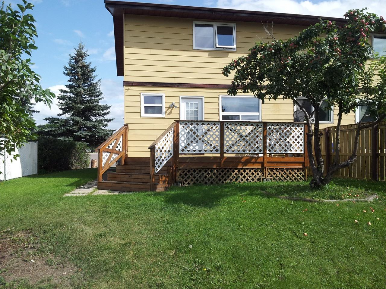 303 19 Street - Photo 2 of 12
