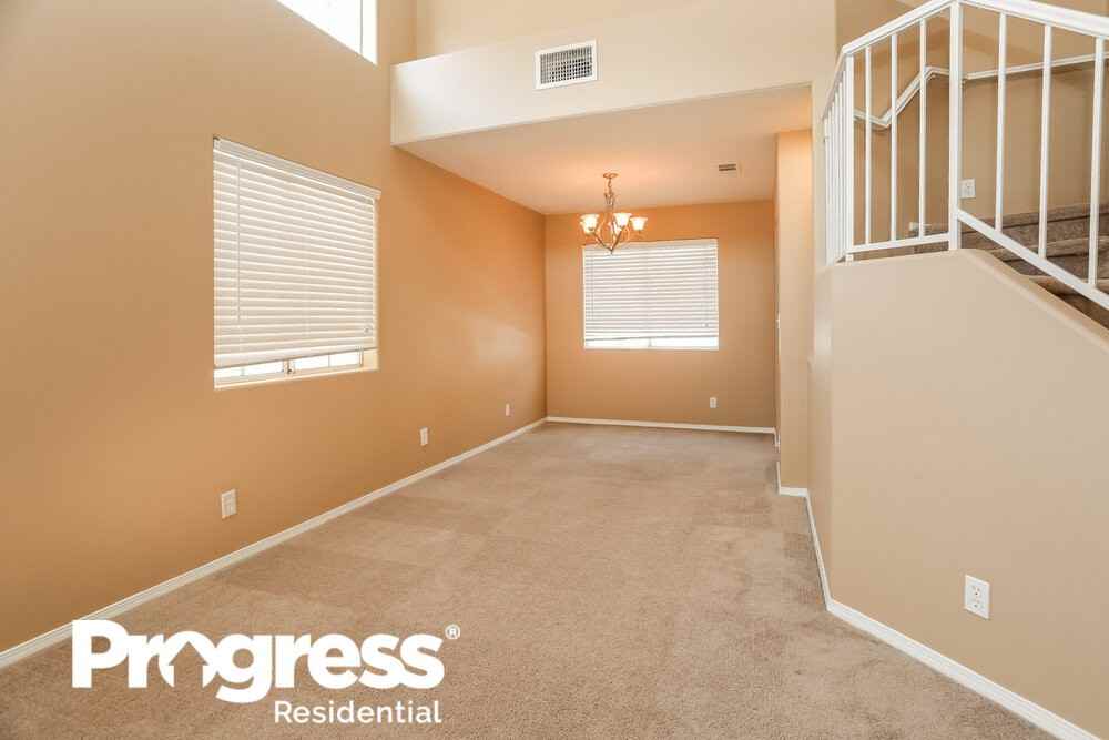 7525 Wandering St - Photo 4 of 17