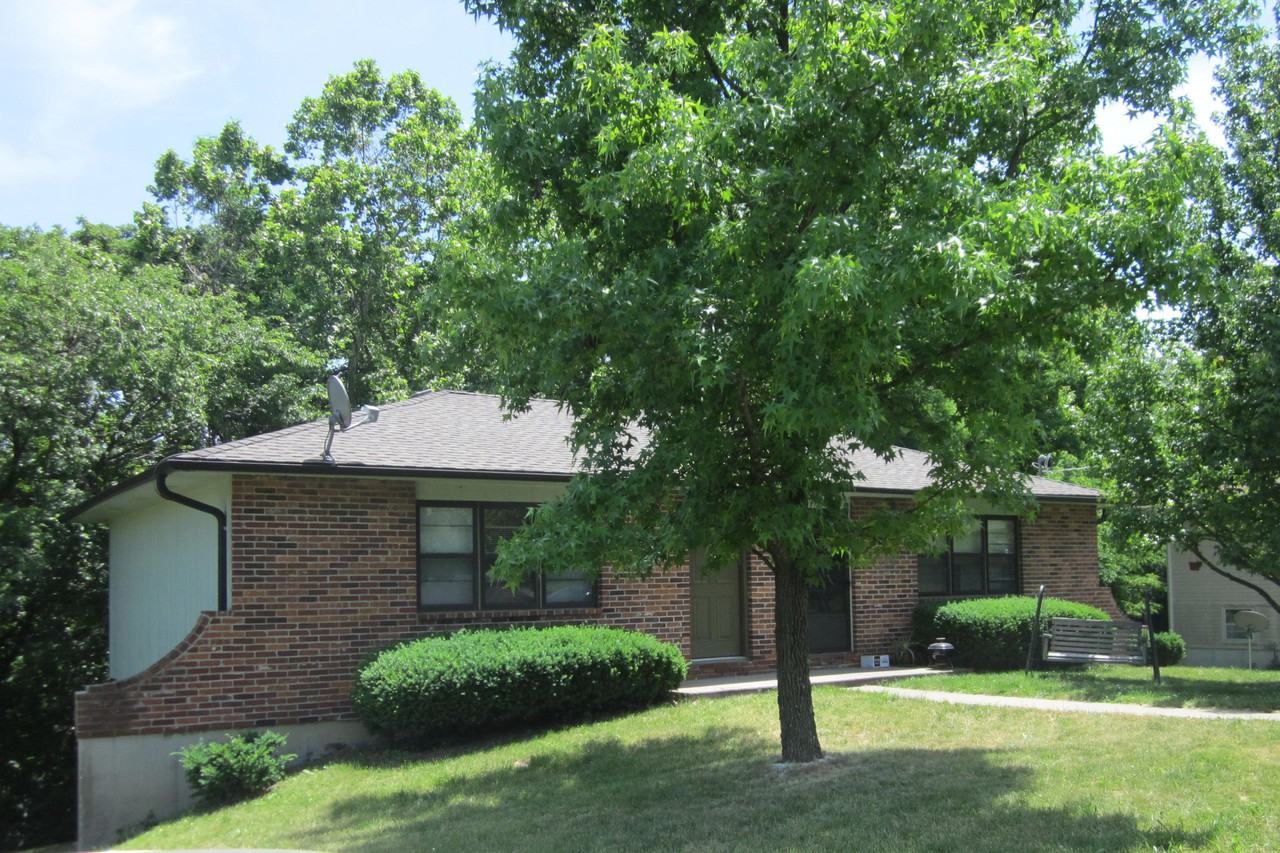2-Story Duplex at 1616 Garden Drive - Photo 3 of 12