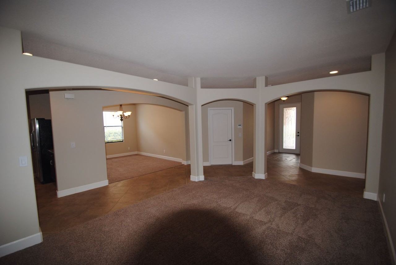 1190 Talon Way - Photo 2 of 17