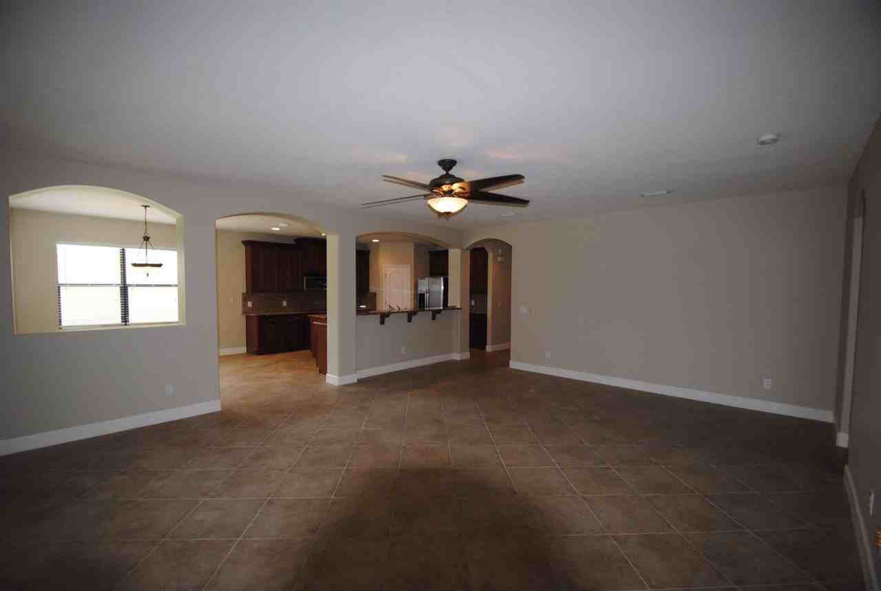 1190 Talon Way - Photo 3 of 17