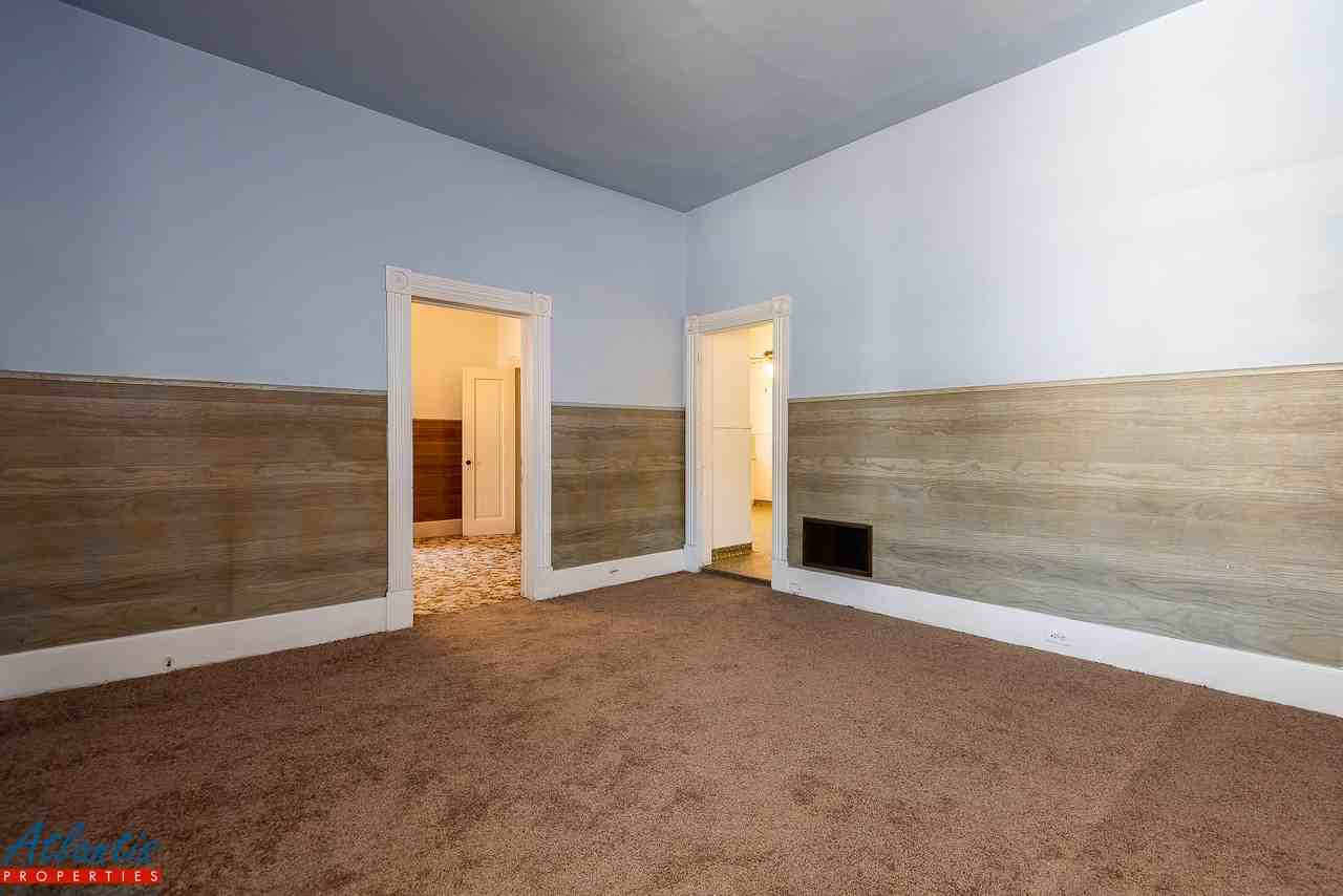 965 Vine Street - Photo 2 of 11