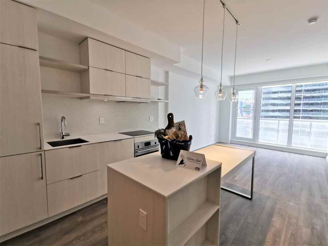 197 Yonge Street #07