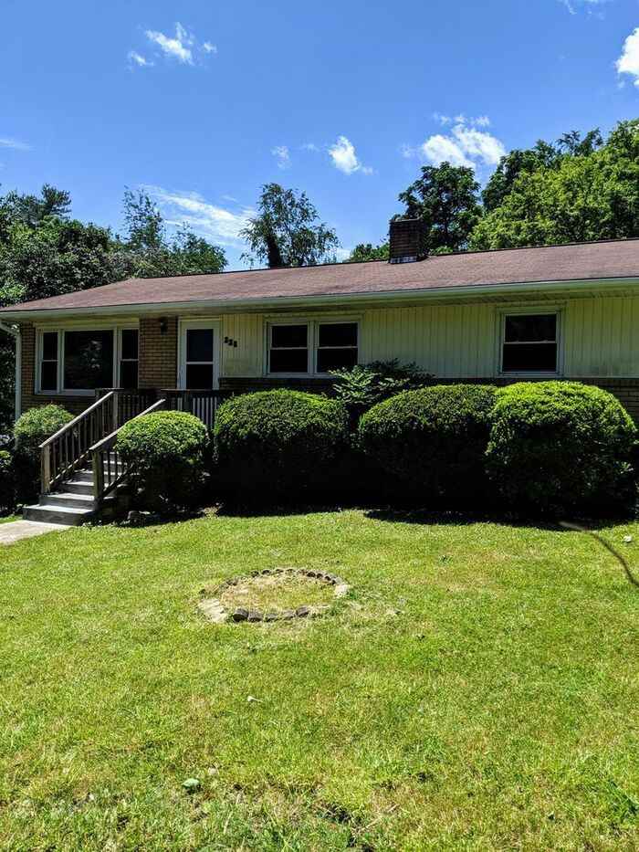 228 Aurora Dr - Photo 3 of 14