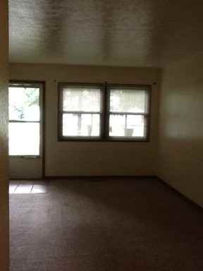 25521 Baker St - Photo 2 of 6