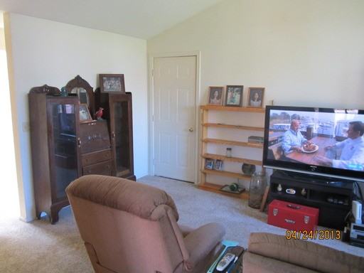 5913 A St - Photo 3 of 5