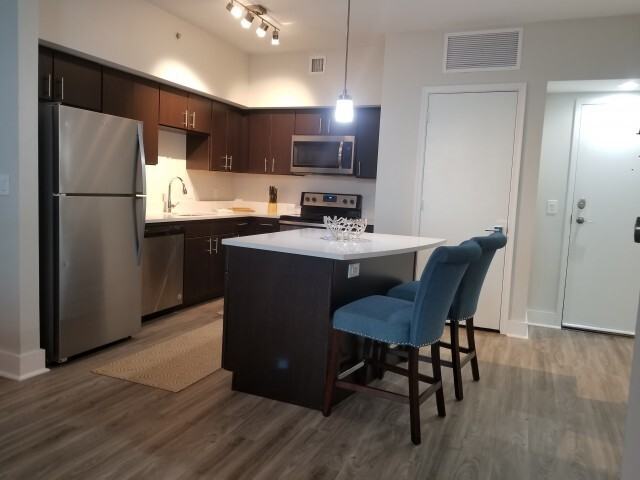 416 E Pine St - Photo 3 of 15