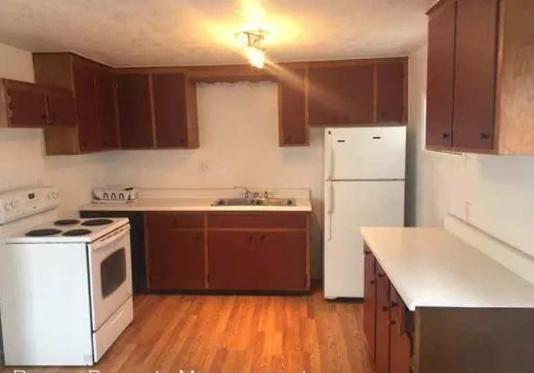 1425 S Northern Blvd - Photo 2 of 7