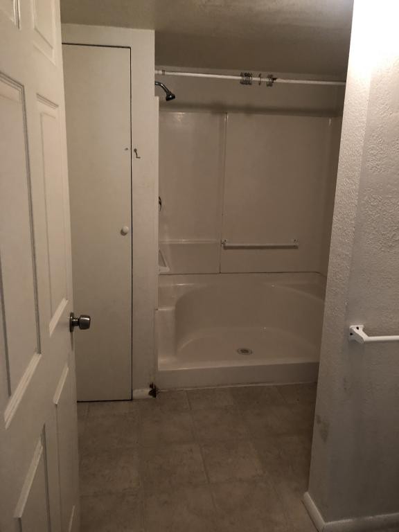362 Gardner Ave - Photo 7 of 9