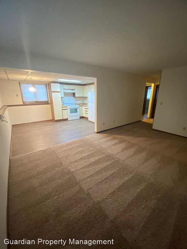 118 25th St W - Photo 2 of 11