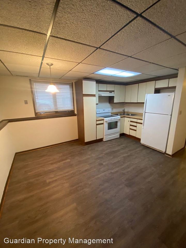 118 25th St W - Photo 3 of 11