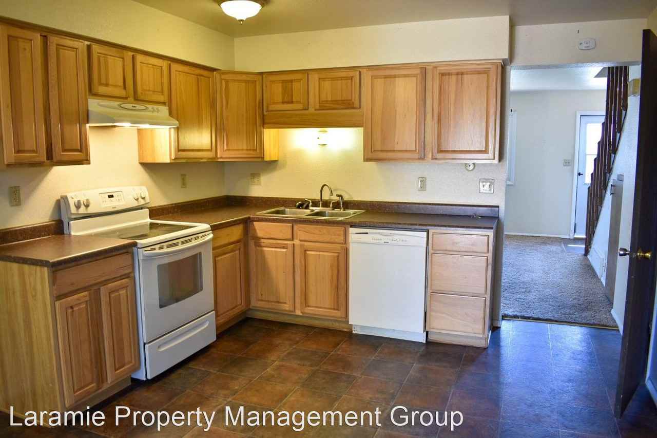 1366 N 19th St - Photo 2 of 8