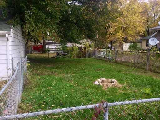 307 E 11th St - Photo 2 of 10