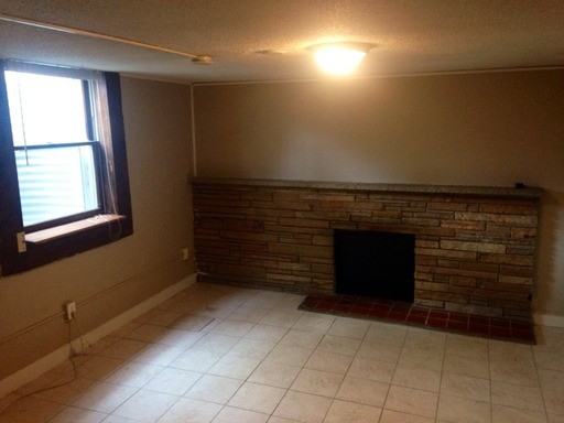 307 E 11th St - Photo 3 of 10