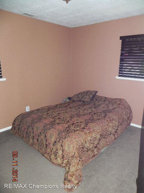 36 Pioneer Dr - Photo 2 of 19