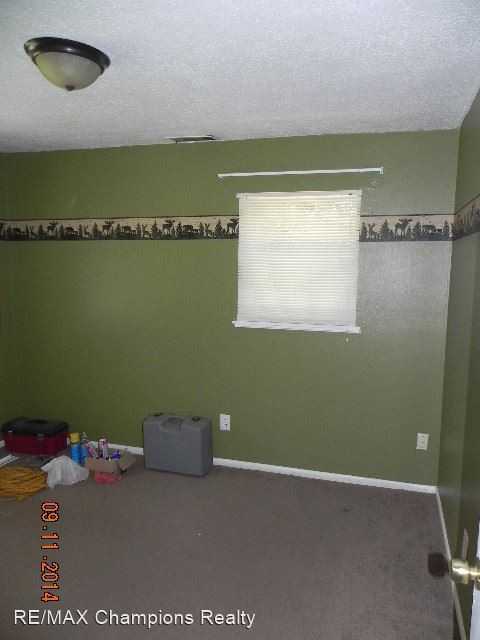 36 Pioneer Dr - Photo 3 of 19