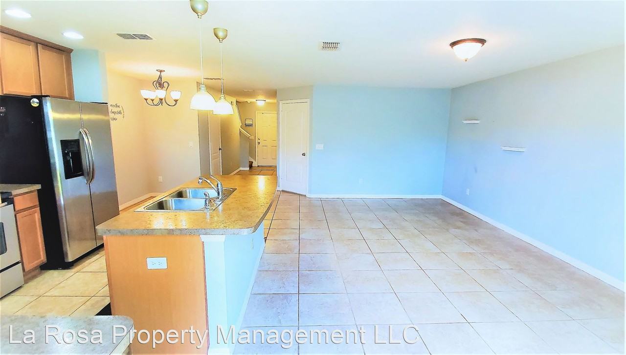 6520 Windsor Lake Cir - Photo 3 of 27