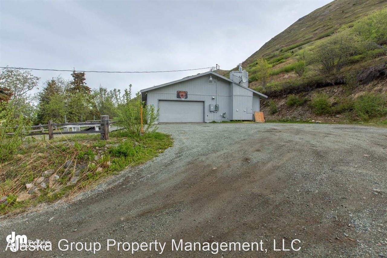 1717 Hiland Rd - Photo 2 of 50