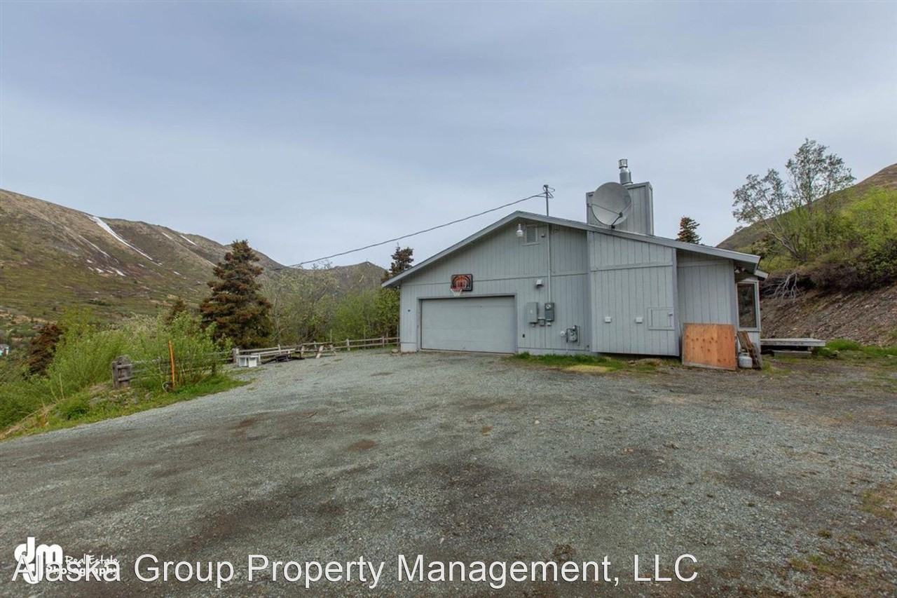 1717 Hiland Rd - Photo 3 of 50