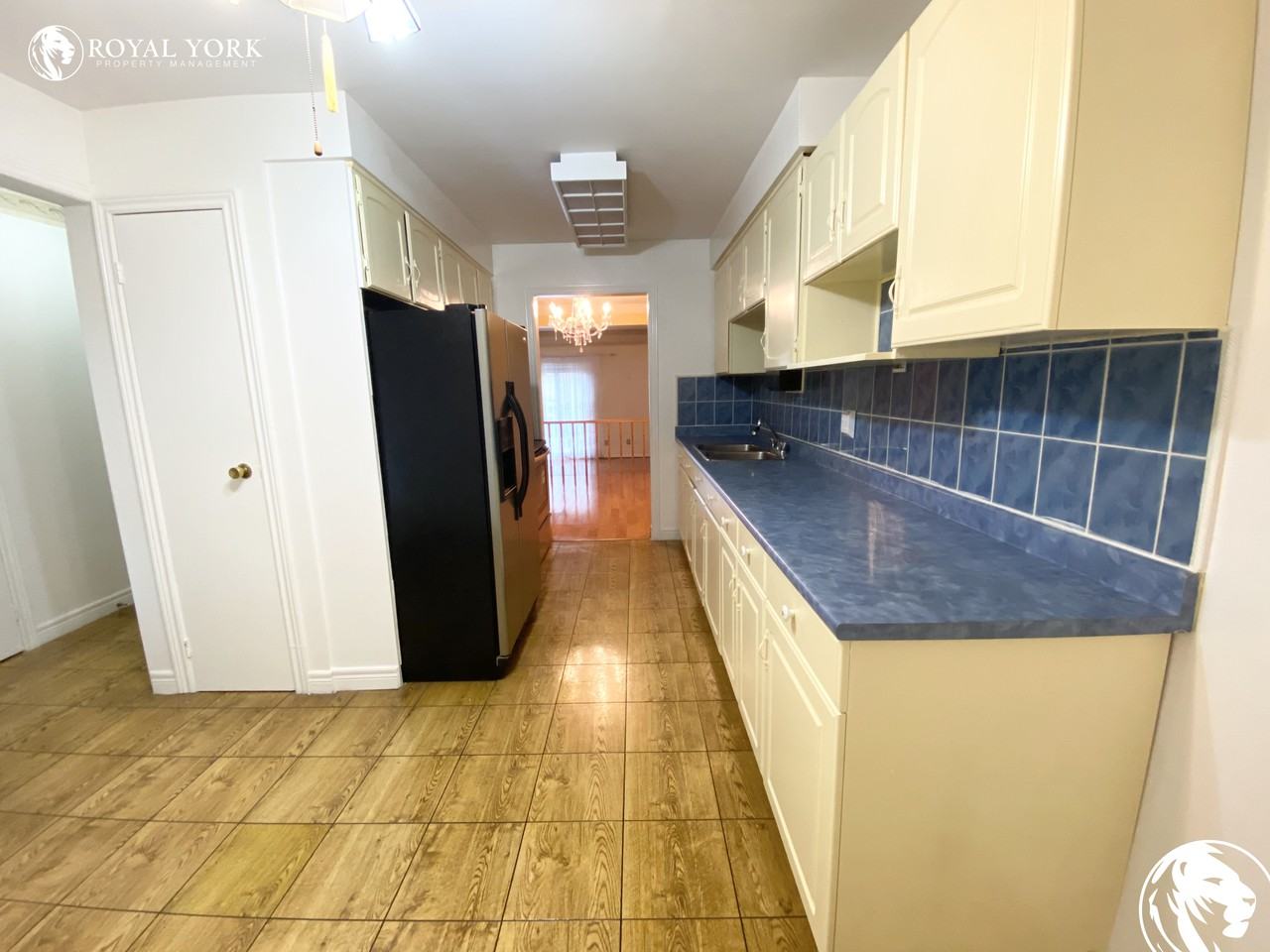 52 Nabob Cres - Photo 3 of 28
