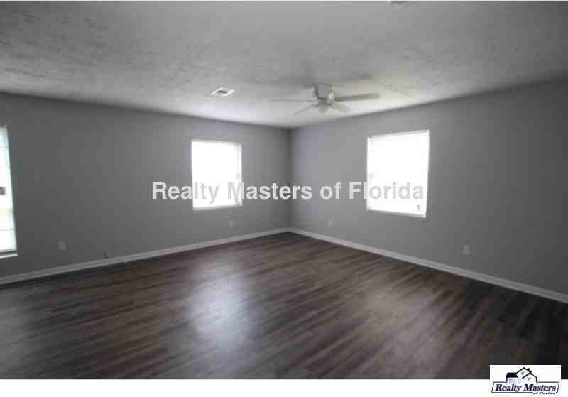 554 E Johnson Ave - Photo 3 of 15