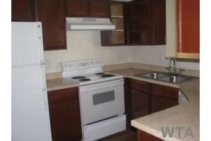 11020 Huebner Oaks - Photo 2 of 5