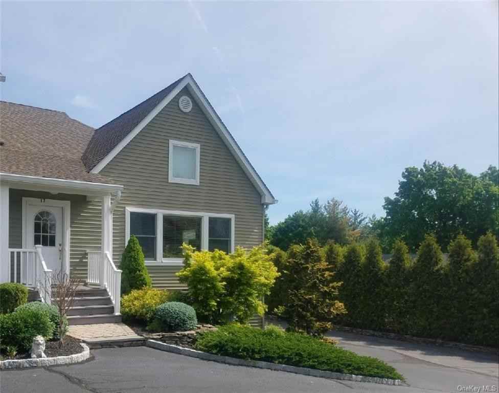 17 Washburns Ln - Photo 3 of 8