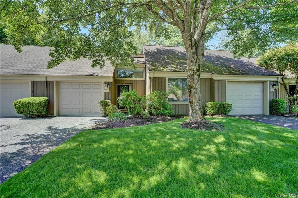 956 Heritage Hls Unit D - Photo 2 of 23