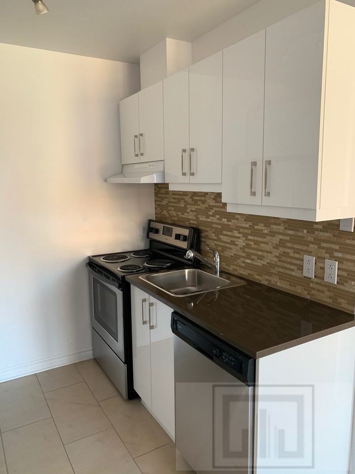 5285 Avenue Beaconsfield - Photo 2 of 10