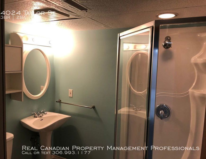 4024 Taylor St E - Photo 3 of 37